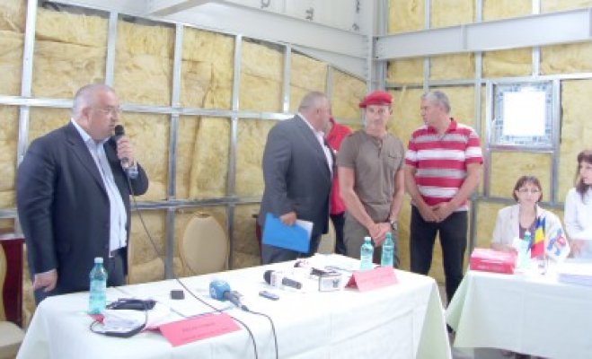 Ce a discutat Mazăre la şedinţă: magazine pentru pensionari, acţiuni pentru Ziua Copilului şi subvenţii